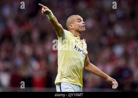 Madrid, Spanien. 07. September 2022. Pepe of Porto FC während des UEFA Champions League-Spiels zwischen Atletico de Madrid und dem FC Porto, Gruppe B, spielte am 7. September 2022 im Civitas Metropolitano Stadium in Madrid, Spanien. (Foto von Ruben Albarran/PRESSIN) Quelle: PRESSINPHOTO SPORTS AGENCY/Alamy Live News Stockfoto