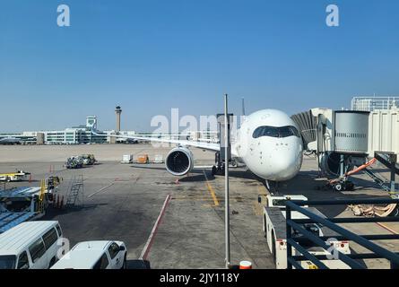 DENVER, CO - 6. SEPTEMBER: Lufthansa Airlines Airbus dockte an einem Gate am 6. September 2022 in Denver, CO Stockfoto