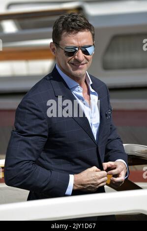 Venedig, Italien. 07. September 2022. Hugh Jackman kommt im Hotel Excelsior während der Internationalen Filmfestspiele Venedig 79. am 7. September 2022 in Venedig, Italien an. Foto von Rocco Spaziani/UPI Credit: UPI/Alamy Live News Stockfoto