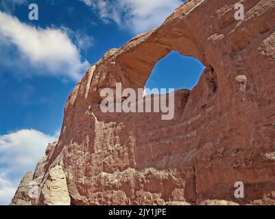 Das ikonische Monument Valley, Arizona, eines der Symbole der USA und des alten und wilden Westens, heute ein Navajo-Indianerreservat (1) Stockfoto