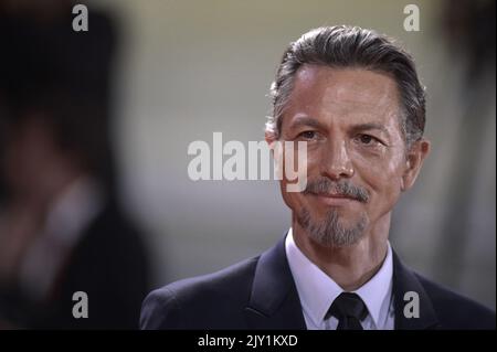 Venedig, Italien. 06. September 2022. Benjamin Bratt nimmt an der Premiere von „Dead for A Dollar“ auf dem Red Carpet Festival 79. am 6. September 2022 in Venedig, Italien, Teil. Foto von Rocco Spaziani/UPI Credit: UPI/Alamy Live News Stockfoto