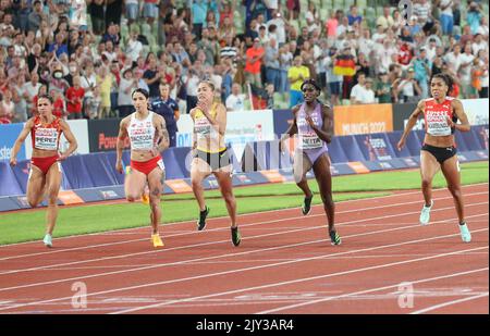 PÉREZ Maria Isabel aus Spanien , SWOBODA Ewa aus Pologne , LÜCKENKEMPER Gina aus Deutschland , NEITA Daryll aus Großbritannien und KAMBUNDJI Mujinga aus dem Schweizer 100-m-Finale der Frauen während der Leichtathletik-Europameisterschaften 2022 am 15. August 2022 in München - Foto Laurent Lairys / DPPI Stockfoto