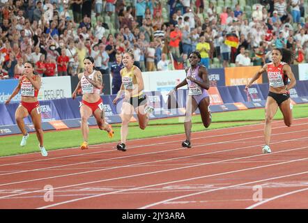 PÉREZ Maria Isabel aus Spanien , SWOBODA Ewa aus Pologne , LÜCKENKEMPER Gina aus Deutschland , NEITA Daryll aus Großbritannien und KAMBUNDJI Mujinga aus dem Schweizer 100-m-Finale der Frauen während der Leichtathletik-Europameisterschaften 2022 am 15. August 2022 in München - Foto Laurent Lairys / DPPI Stockfoto