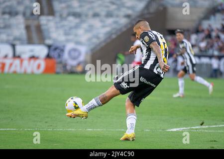 Belo Horizonte, Minas Gerais, Brasilien. 7. September 2022. Brasilianische Fußballmeisterschaft: Atletico-MG gegen Red Bull Bragantino. 7. September 2022, Belo Horizonte, Minas Gerais, Brasilien: Fußballspiel zwischen Atletico-MG und Red Bull Bragantino, gültig für die brasilianische Fußballmeisterschaft 26., die am Mittwoch (7) im Mineirao-Stadion in Belo Horizonte, Minas Gerais, stattfand. Das Spiel endete mit einem Gleichstand von 1-1. Bild: Breno Babu/Thenews2 (Bild: © Breno Babu/TheNEWS2 via ZUMA Press Wire) Stockfoto