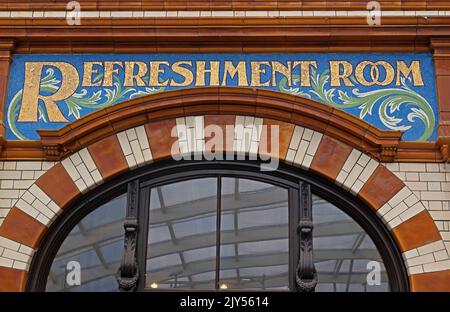 Victoria Station Manchester, Restaurant Mosaik Schriftzug, Buchladen mit Mosaik Dekoration, Erfrischungsraum Stockfoto