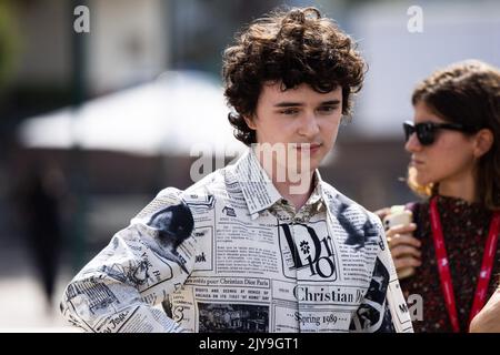 Lido Di Venezia, Italien. 07. September 2022. Der australische Schauspieler Zen McGrath verlässt die Fotozelle „The Son“ beim Internationalen Filmfestival Venedig 79. am 07. September 2022 in Venedig, Italien. © Foto: Cinzia Camela. Kredit: Unabhängige Fotoagentur/Alamy Live Nachrichten Stockfoto