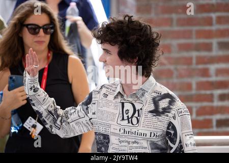 Lido Di Venezia, Italien. 07. September 2022. Der australische Schauspieler Zen McGrath verlässt die Fotozelle „The Son“ beim Internationalen Filmfestival Venedig 79. am 07. September 2022 in Venedig, Italien. © Foto: Cinzia Camela. Kredit: Unabhängige Fotoagentur/Alamy Live Nachrichten Stockfoto
