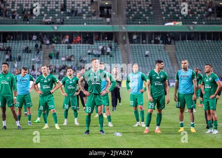 Warschau, Polen. 02. September 2022. Spieler von Radomiak Radom, die nach dem polnischen Spiel der PKO Ekstraklasa League zwischen Legia Warszawa und Radomiak Radom im Marschall Jozef Pilsudski Legia Warsaw Municipal Stadium gesehen wurden. Endergebnis; Legia Warszawa 1:0 Radomiak Radom. Kredit: SOPA Images Limited/Alamy Live Nachrichten Stockfoto