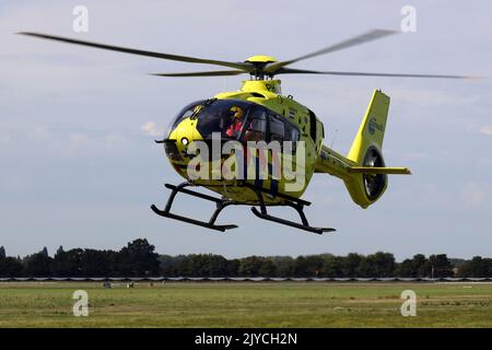 PH-LLN Eurocopter EC135 P3H Lifeliner 2 für medizinische Hilfe landet in Rotterdam Den Haag in den Niederlanden Stockfoto