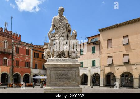 Das Denkmal für Leopold II., Großherzog der Toskana ('Canapone'), auf der Piazza Dante, dem Hauptplatz von Grosseto, Toskana, Italien Stockfoto