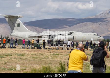 KONYA, TURKIYE - 30. JUNI 2022: Die pakistanische Luftwaffe Iljuschin IL-78M Midas (0073476277) rollte während der Übung der anatolischen Eagle Air Force auf dem Flughafen Konya Stockfoto