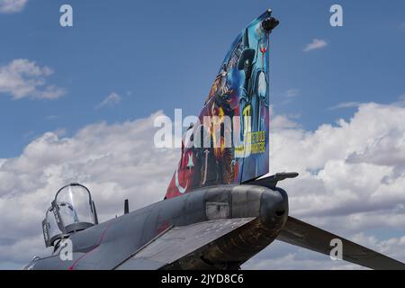 KONYA, TURKIYE - 30. JUNI 2022: Die türkische Luftwaffe McDonnell Douglas F-4E-2020 Terminator (4576) wurde während der anatolischen Eagle Air am Flughafen Konya angezeigt Stockfoto