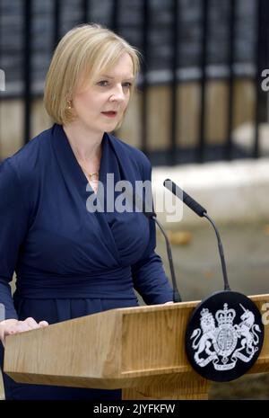 Liz Truss in Downing Street bei ihrer ersten Rede als britische Premierministerin. 6.. September 2022. Stockfoto