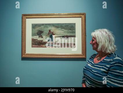 London UK 08 Sep 2022 Susan Johnson Enkelin von Maggi Jefferson Winslow Homer Lieblingsmodell von Inside the Bar,1883, auf der ,National Gallery Winslow Homer Ausstellung .Winslow Homer: Force of Nature, National Gallery 10 Sep 2022- 08 Jan-2023. Paul Quezada-Neiman/Alamy Live News Stockfoto