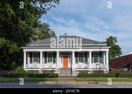 Eufaula, Alabama, USA - 6. September 2022: Historisches Hart House, eines der ältesten Häuser in Eufaula, erbaut um 1850. Dieses Haus ist ein Beispiel für die griechische R Stockfoto