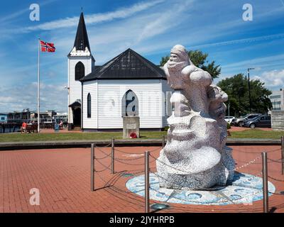 Das Norwegian Church Arts Centre und das Scott Antarctic Memorial in Cardiff Bay Cardiff Wales Stockfoto