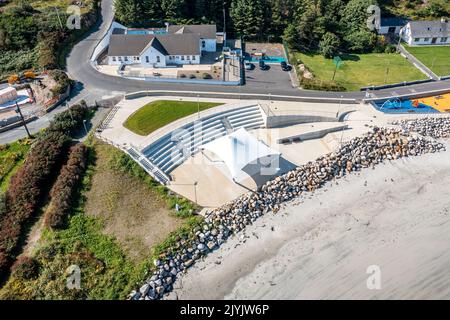 Luftaufnahme der neuen Uferpromenade von Leabgarrow auf der Arranmore Island in der Grafschaft Donegal, Republik Irland Stockfoto
