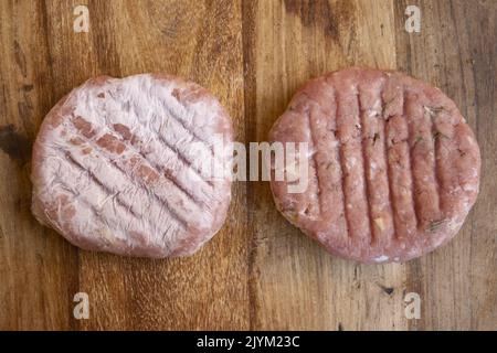 Gefrorene Hamburger mit weißem und rotem Fleisch Stockfoto