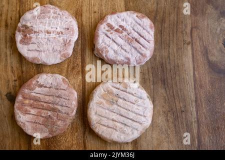 Gefrorene Hamburger mit weißem und rotem Fleisch Stockfoto