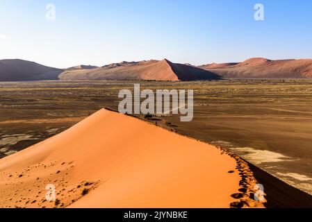 Dünen bei Sossusvlei, Namibia, Afrika Stockfoto