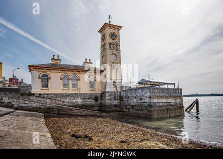 Cobh Old Town Hall und Clocktower, Cobh Harbour, County Cork, Südwestirland. Lynch's Quay, COHb, Republik Irland, Europa Stockfoto