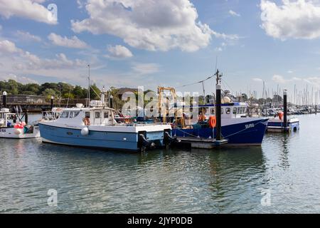 Boote in Lymington Harbour, Hampshire, England Stockfoto