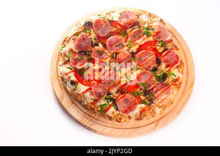 Köstliche Fertiggerichte Pizza isoliert weißen Hintergrund Junk Food Stockfoto