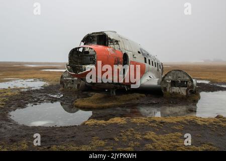 Stürzte DC3 Flugzeugwrack in Porshofn Nordisland ab Stockfoto