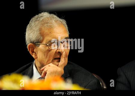 Dhaka, Bangladesch - 28. Dezember 2011: Amartya Kumar Sen, der Gewinner des Nobelpreis für Wirtschaftswissenschaften, ist ein indischer Bengali. Er kam nach Banglad Stockfoto