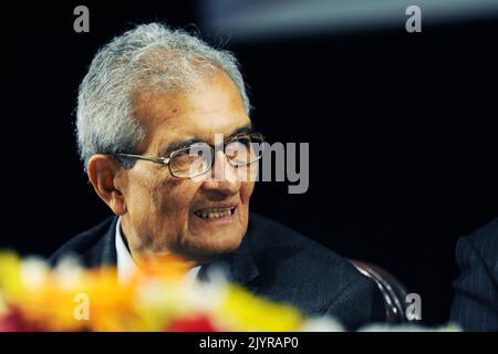 Dhaka, Bangladesch - 28. Dezember 2011: Amartya Kumar Sen, der Gewinner des Nobelpreis für Wirtschaftswissenschaften, ist ein indischer Bengali. Er kam nach Banglad Stockfoto