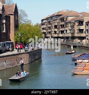 Poken auf dem River Cam, Cambridge, England, Großbritannien Stockfoto