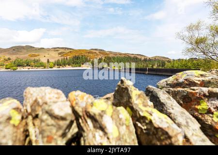 Haweswater Dam, Cumbria, Großbritannien, Haweswater Reservoir, Haweswater Cumbria, Haweswater UK, Wasserversorgung, Trockenheit, Haweswater Dam Cumbria, Damm, Dämme, Wasser Stockfoto