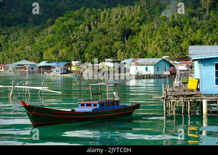 Indonesien Anambas-Inseln - Terempa Fischerdorf Siantan-Insel Stockfoto