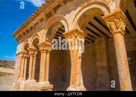 Arcade. Kirche von San Pedro, Caracena, Provinz Soria, Castilla Leon, Spanien. Stockfoto