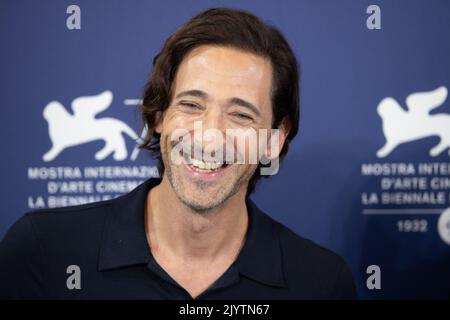 Lido Di Venezia, Italien. 08. September 2022. Adrien Brody nimmt an der Fotoschau für „Blonde“ beim Internationalen Filmfestival von Venedig 79. am 08. September 2022 in Venedig, Italien, Teil. © Foto: Cinzia Camela. Kredit: Unabhängige Fotoagentur/Alamy Live Nachrichten Stockfoto