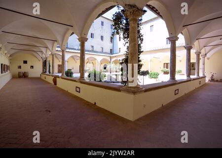 Schöne helle und gemütliche Terrasse. Toskana, Italien Stockfoto