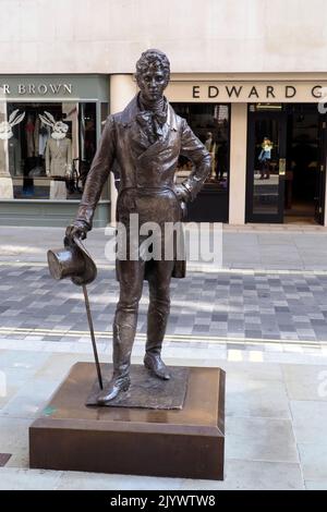 George Bryan 'Beau' Brummell-Statue von der Bildhauerin Irena Sedlecka, außerhalb der Piccadilly Arcade, Jermyn Street, London, England, Großbritannien Stockfoto