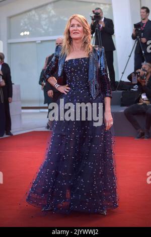 Venedig, Italien. 07. September 2022. VENEDIG, ITALIEN - 07. SEPTEMBER: Laura dern besucht den roten Teppich „The Son“ beim Internationalen Filmfestival Venedig 79. am 07. September 2022 in Venedig, Italien. Kredit: dpa/Alamy Live Nachrichten Stockfoto