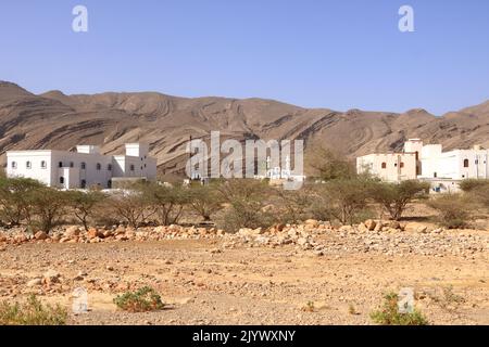 Kleines Dorf in der Nähe des Wadi Bani Khalid, Oman Stockfoto