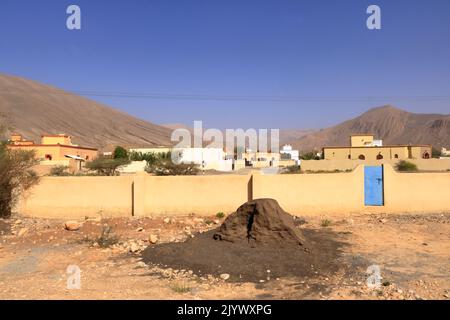 Kleines Dorf in der Nähe des Wadi Bani Khalid, Oman Stockfoto