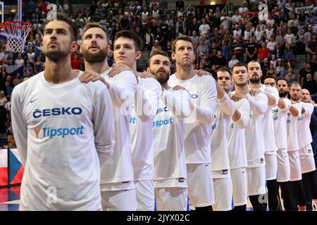 Prag, Tschechische Republik. 08. September 2022. Die tschechische Mannschaft vor der Basketball-Europameisterschaft der Männer, Gruppe D, hat am 8. September 2022 in Prag, Tschechien, ein Spiel zwischen Finnland und den Niederlanden ausgetragen. Quelle: Michal Kamaryt/CTK Photo/Alamy Live News Stockfoto