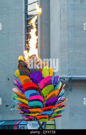 Panamerikanische Flamme im Kessel am Fuß des CN-Turms, Juli 2015 Stockfoto