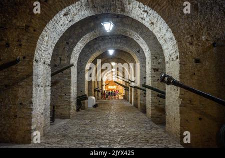 Innenraum der Burg Gjirokastra, Gjirokastra (Gjirokaster), Albanien Stockfoto