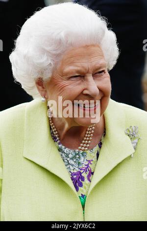 Nicht exklusiv: Die britische Königin Elizabeth und William, der Herzog von Cambridge, werden von Catherine (bekannt als Kate), der Herzogin von Cambridge, Stockfoto