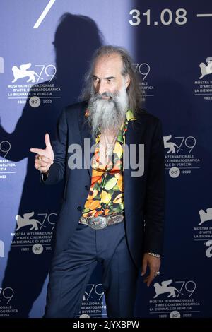 Warren Ellis nimmt am 08. September 2022 in Venedig, Italien, an der Fotozelle für „Blonde“ beim Internationalen Filmfestival von Venedig 79. Teil. ©Foto: Cinzia Camela. Stockfoto