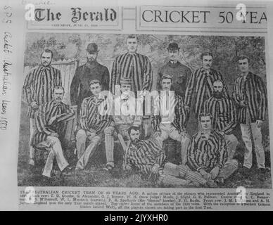 Das Australian Cricket Team von vor 50 Jahren: Ein einzigartiges Bild der Spieler, die Australien 1880 in England repräsentierten. Hintere Reihe: T. U. Groube, G. Alexander, G. J. Bonnor, W. H. (jetzt Richter) Moule, J. Slight, G. E. Palmer. Center Row: A. C. Bannerman, P. S. M'Donnell, W. L. Murdoch (Kapitän), F. R. Spofforth (der „Dämon“-Bowler), F. H. Boyle. Erste Reihe: J. M. Blackham und A. H. Jarvis. England gewann das einzige gespielte Testspiel. Oben rechts: Einige Mitglieder des Teams von 1930. Mit Ausnahme von A'Beckett (fast versteckt hinter Wall) nehmen alle gezeigten Spieler am ersten Test Teil. Ju Stockfoto