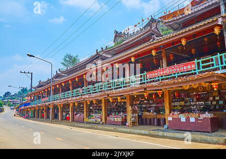 BAN RAK THAI, THAILAND - 6. MAI 2019: Traditionelle Architektur des Pavillons des Teemarktes in Yunnan, am 6. Mai in Ban Rak Thai Stockfoto