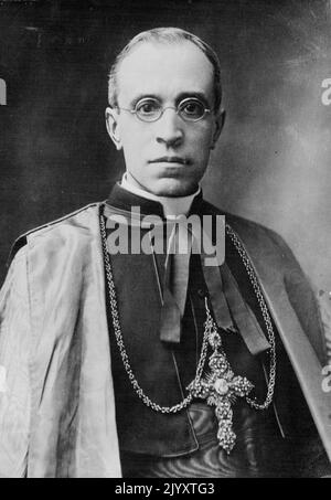 Kardinal Pacelli zum Papst gewählt Foto zeigt:- Kardinal Pacelli. März 2. 1939 PN.R. Kardinal Eugenio Pacelli, päpstlicher Staatssekretär während des Pontifikats von Pius XI., wurde beim Konklave im Vatikan zum Papst gewählt. Er hat den Namen Pius XII. Gewählt 20.Mai 1932. (Foto nach Bestand) Stockfoto