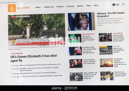 Die unmittelbare Reaktion von Al Jazeera (um 6,45pm Uhr in Großbritannien) auf die Ankündigung (um 6,59pm Uhr in Großbritannien) des Todes von Königin Elizabeth II. Am 8.. September 2022. Stockfoto