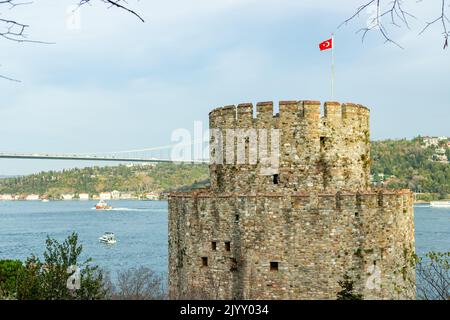 Festung Rumeli in Istanbul, Türkei. Rumelihisari. Die Burg Rumeli Hisari Bogazkesen ist eine mittelalterliche Festung in Istanbul, Türkei. Stockfoto